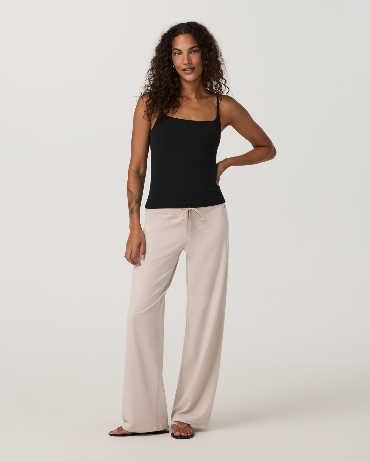 Vuori AllTheFeels™ Cami Long | Black
