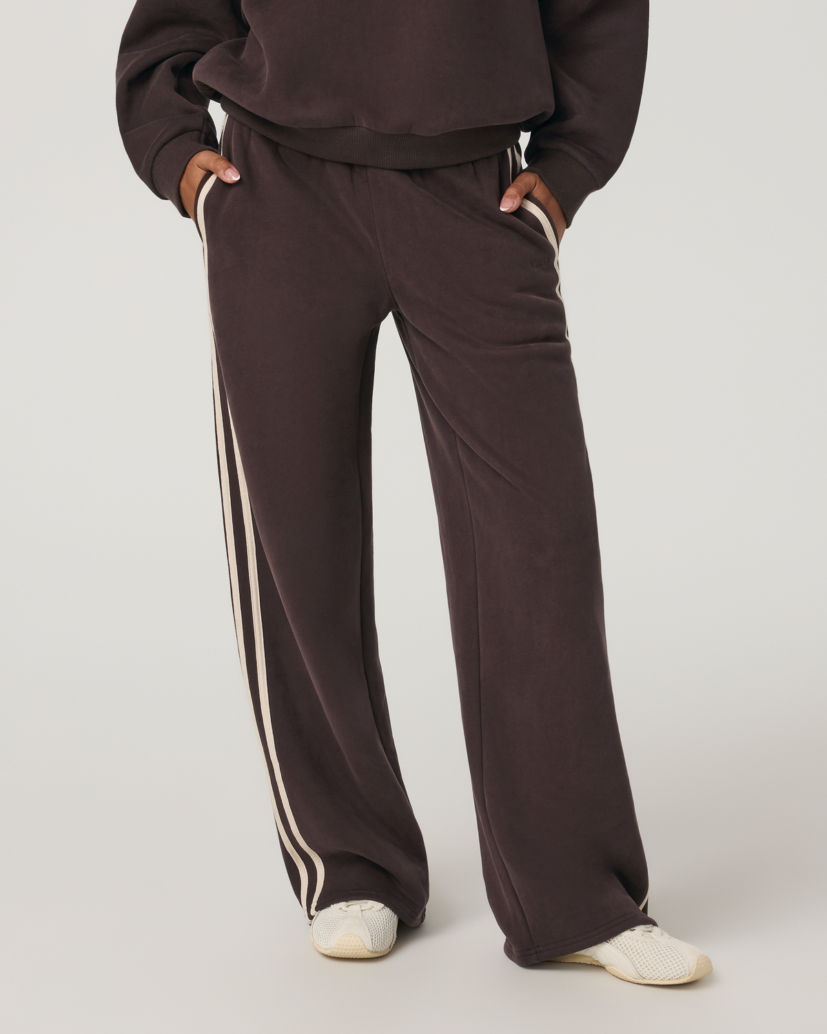 Restore Straight Leg Track Sweatpant | French Roast