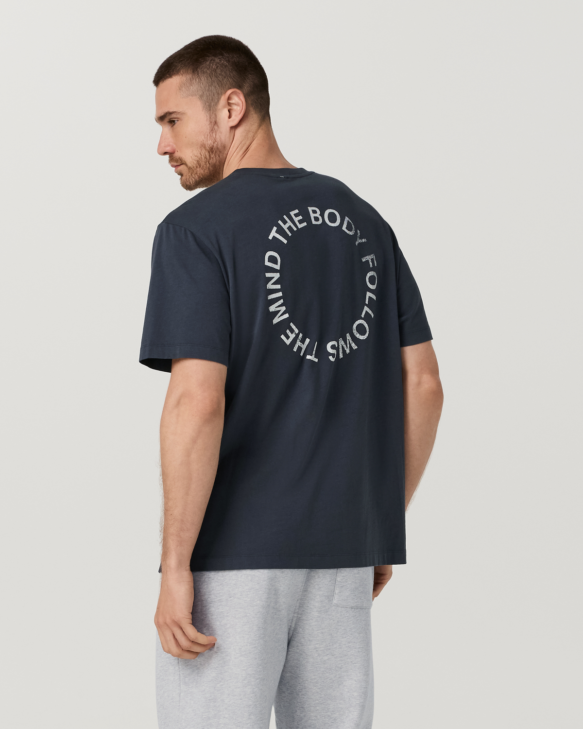 Vuori Lifestyle Graphic Tee | Navy