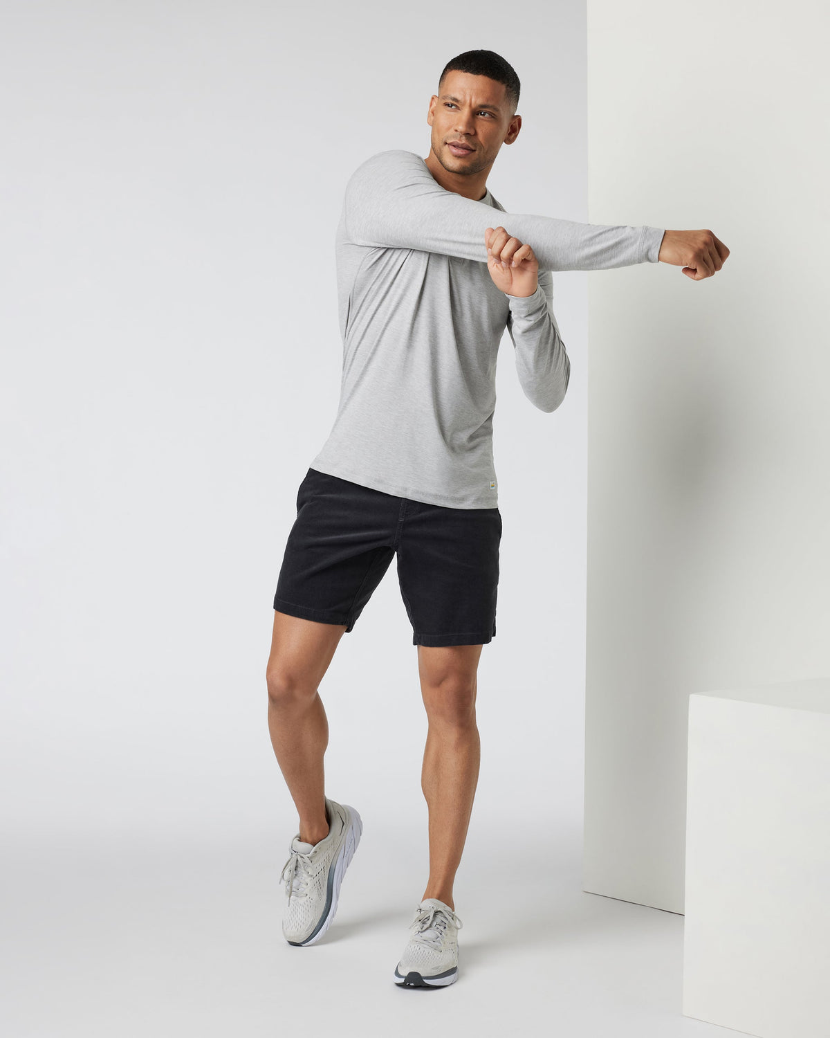 Long-Sleeve Ease Performance Henley | Light Heather Grey
