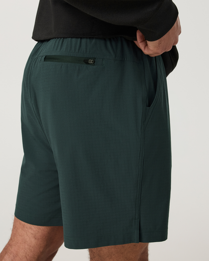 Vuori HardKore Short Lined 7" | Hemlock
