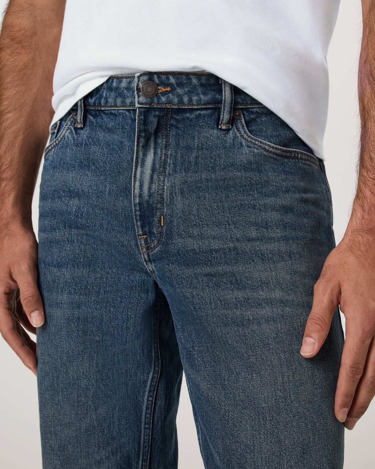 Vuori Vintage Jean Classic Fit 32" | Medium Wash Denim