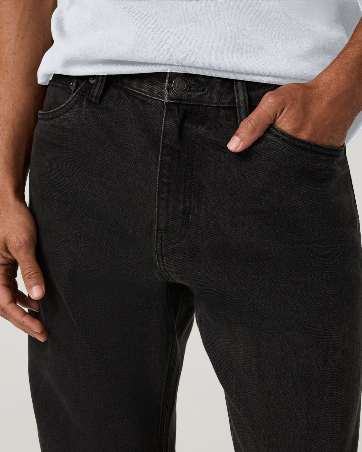 Vuori Vintage Jean Relaxed Fit 32" | Black Wash Denim