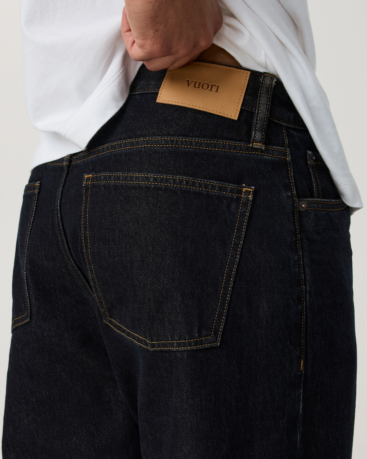 Vuori Vintage Jean Relaxed Fit 32" | Comet Rinse Denim