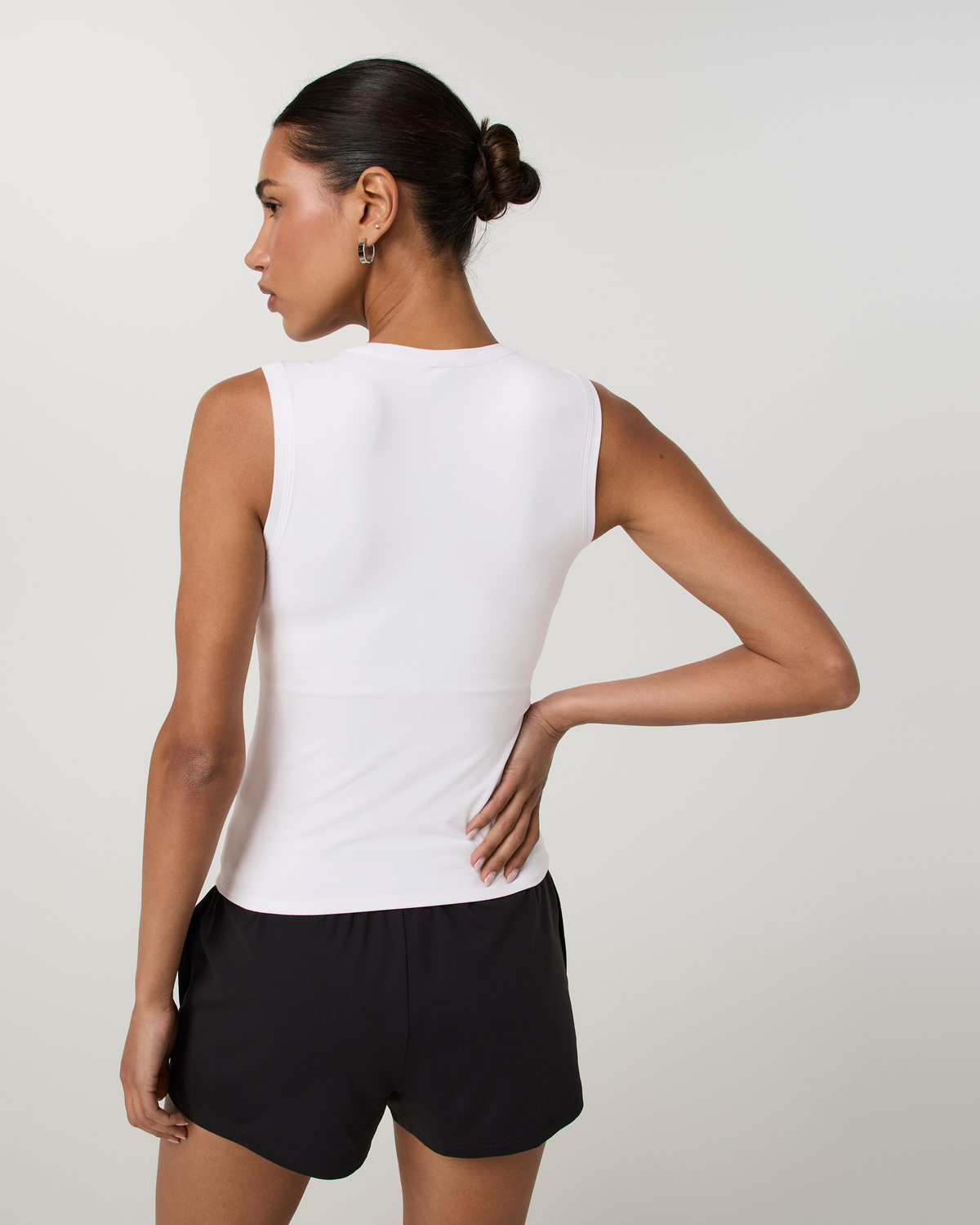 Halo Essential Scoop Tank Long | White Tonal