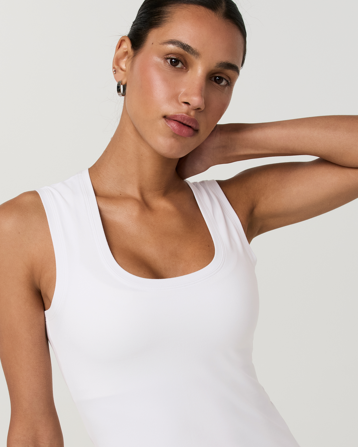 Halo Essential Scoop Tank Long | White Tonal