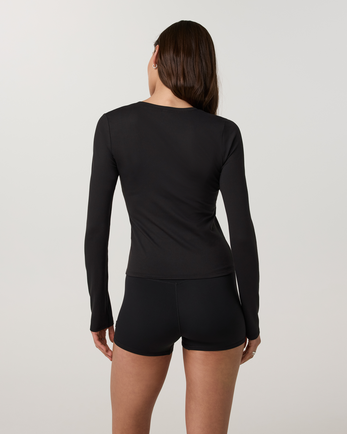 Long Sleeve Halo Essential Scoop | Black Tonal