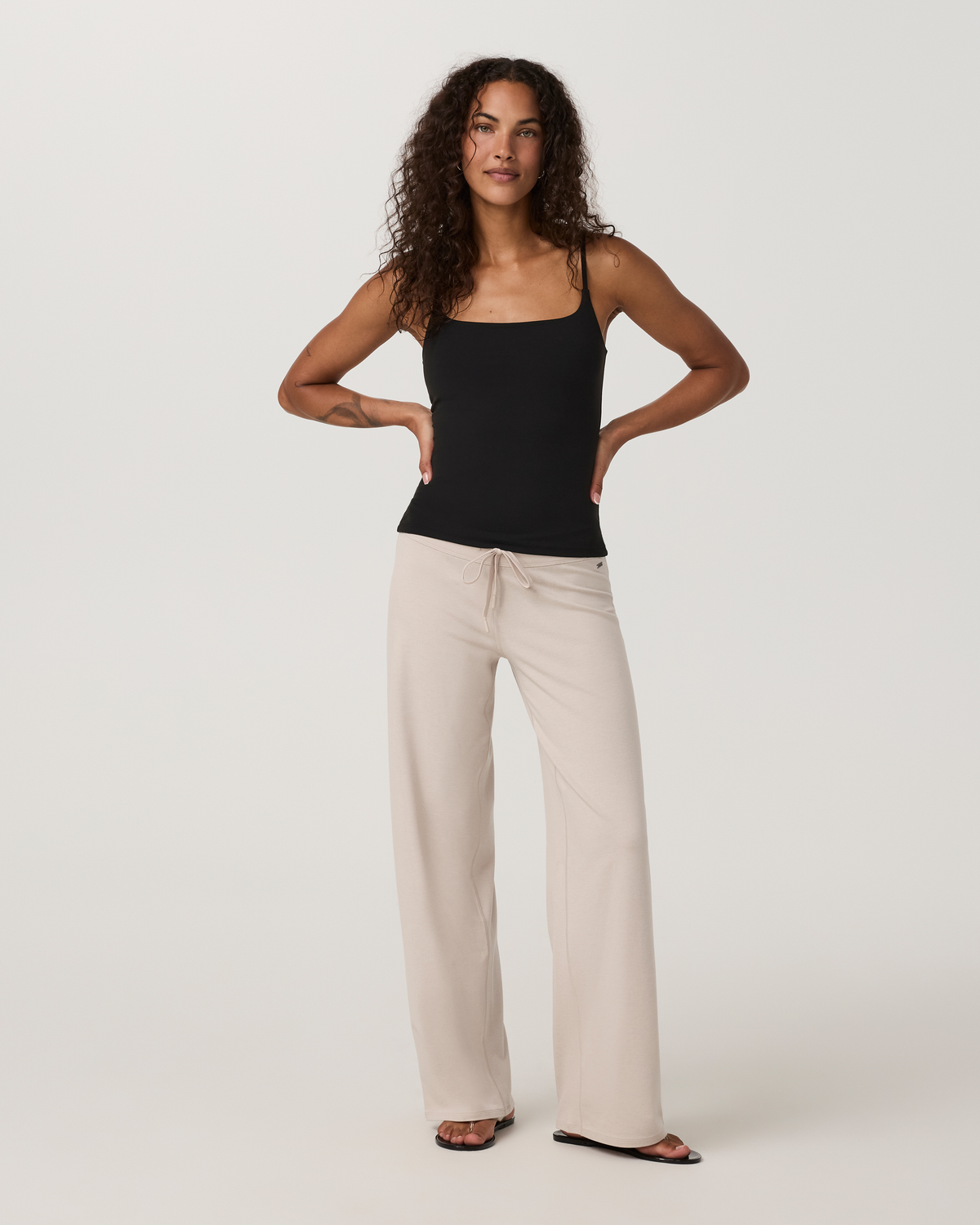 Vuori AllTheFeels™ Cami Long | Black