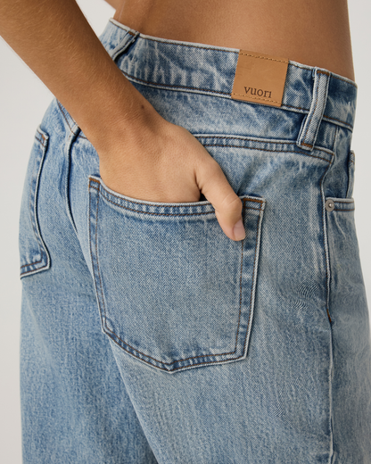 Women's Vuori Vintage Straight Leg Jean 30" | Light Wash Indigo Denim