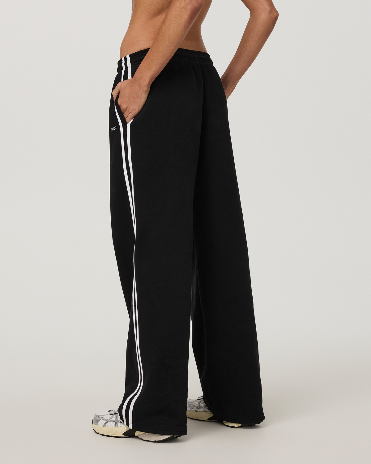 Restore Straight Leg Track Sweatpant-Long | Black