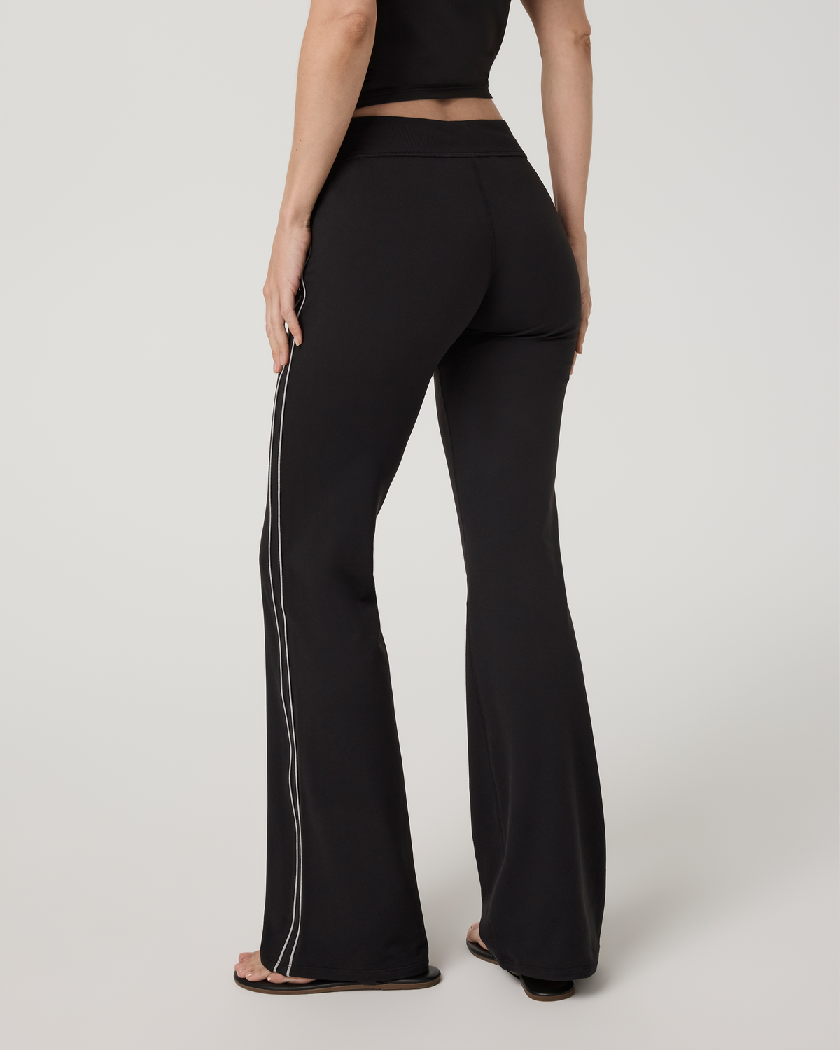 Halo Low Rise Slim Flare Retro Pant | Solid Black