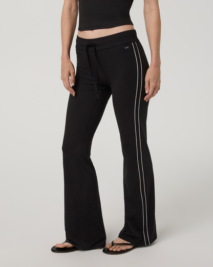 Halo Low Rise Slim Flare Retro Pant | Solid Black