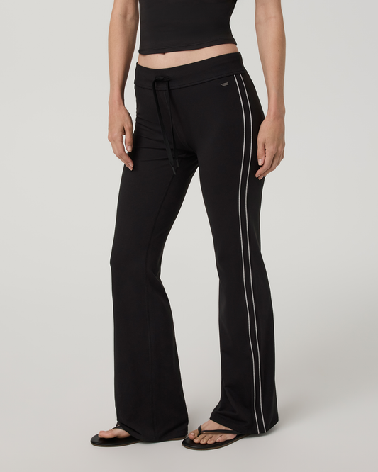 Halo Low Rise Slim Flare Retro Pant | Solid Black